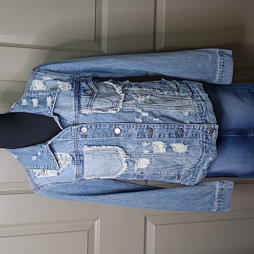 Daytrip Light Blue Distressed Denim Jacket Size Medium